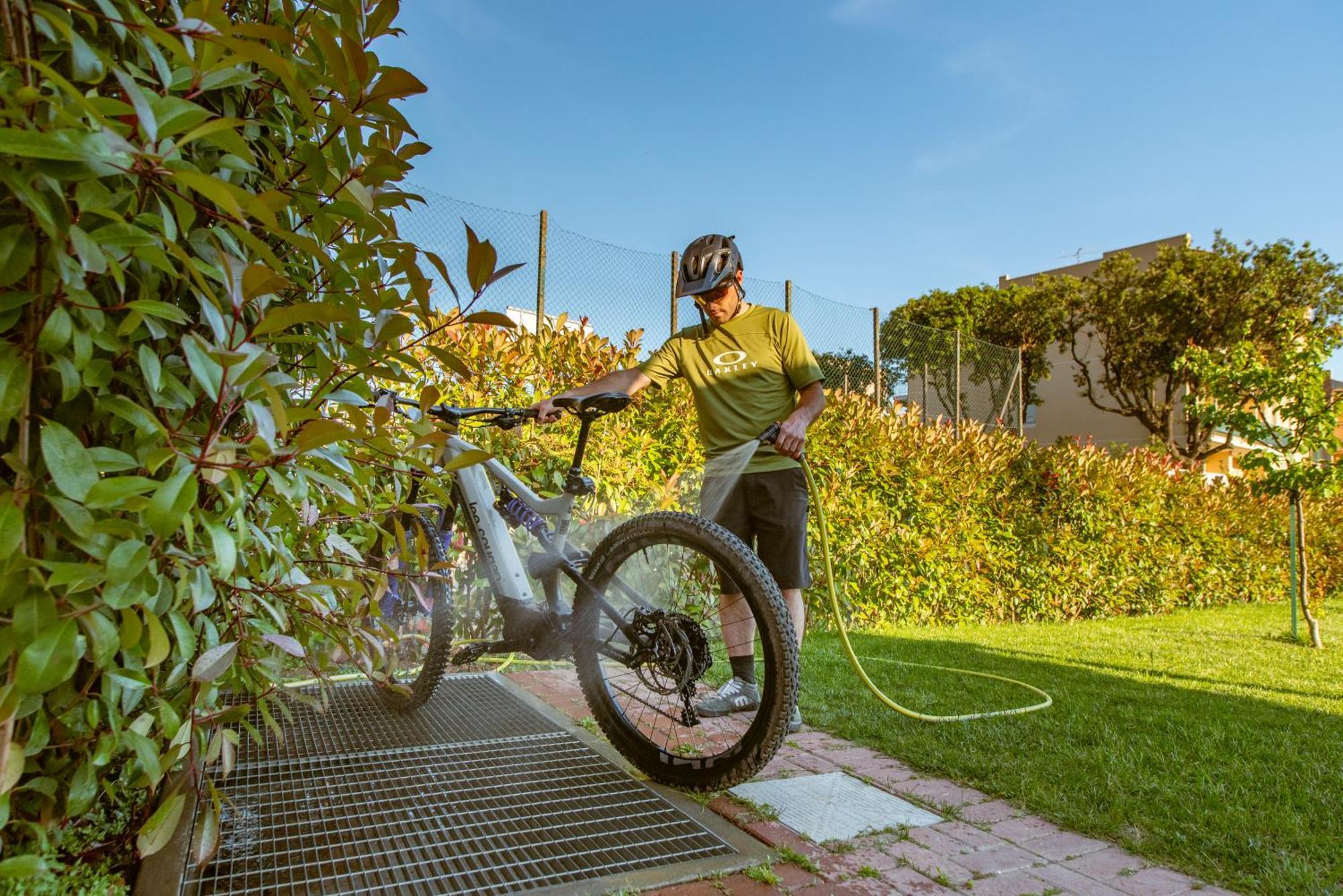 Barbaciiu Vacanze Green Pietra Ligure Exterior foto